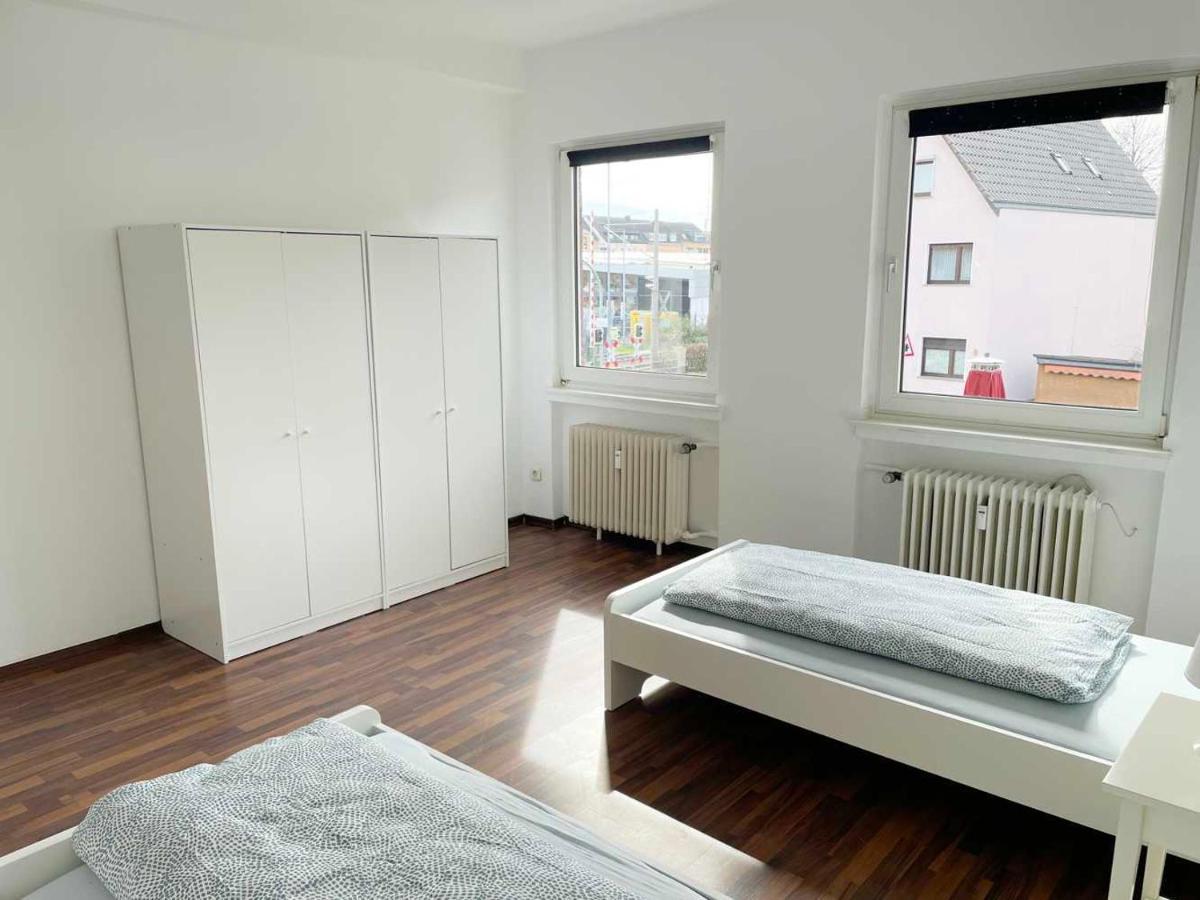Apartment With 3 Rooms In Hürth Buitenkant foto