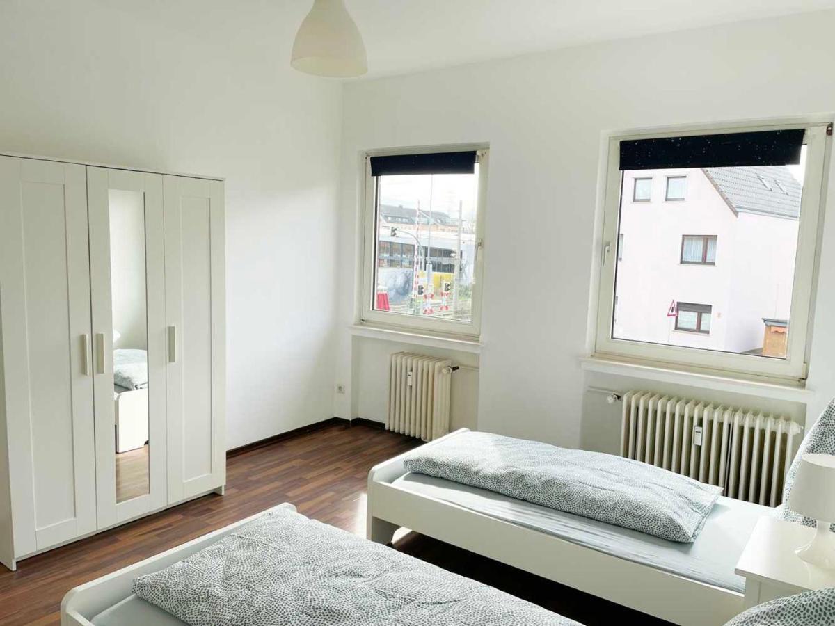 Apartment With 3 Rooms In Hürth Buitenkant foto