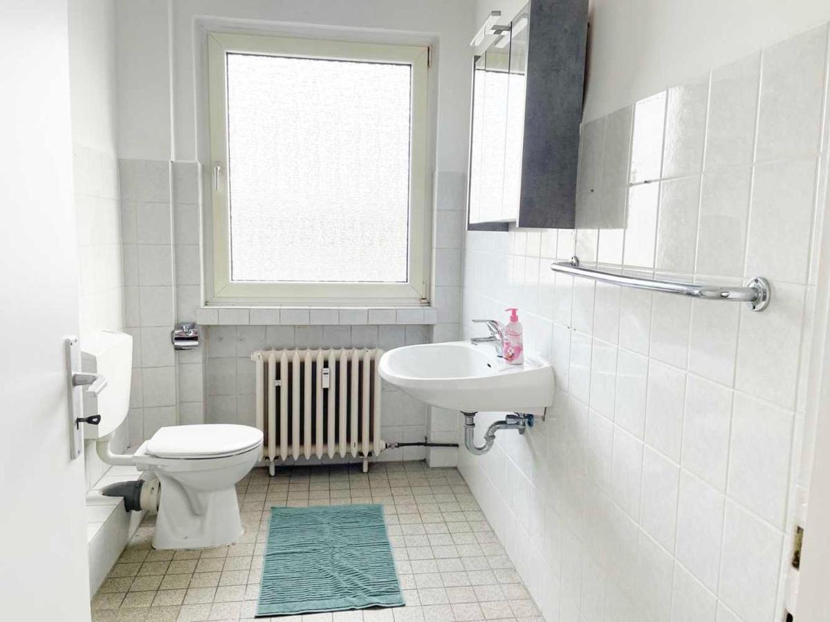 Apartment With 3 Rooms In Hürth Buitenkant foto